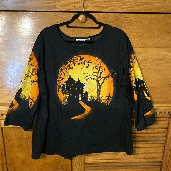 Collections Etc Haunted House Printed Casual Top - Host Pick - Picture 2 of 9